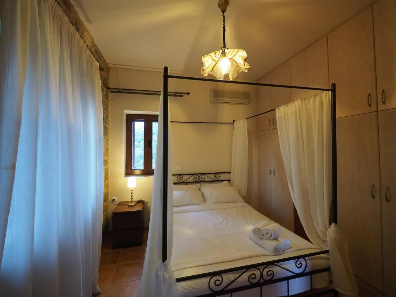 Sophia Limeni View Hotel Areopoli Bagian luar foto